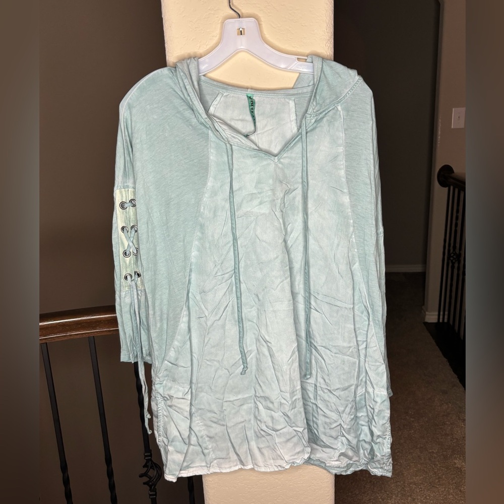 Whisper & Glow Tie Sleeve Hoodie Size XL NWT Coastal Travel Casual Comfy